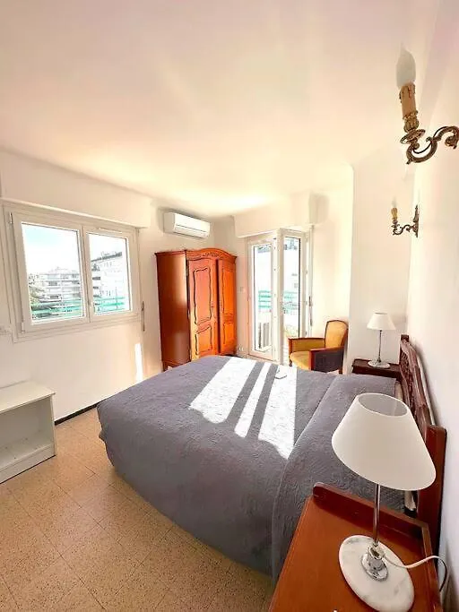 Viva Riviera Large 1 Bedroom With Sunny Terrace Cannes Francie